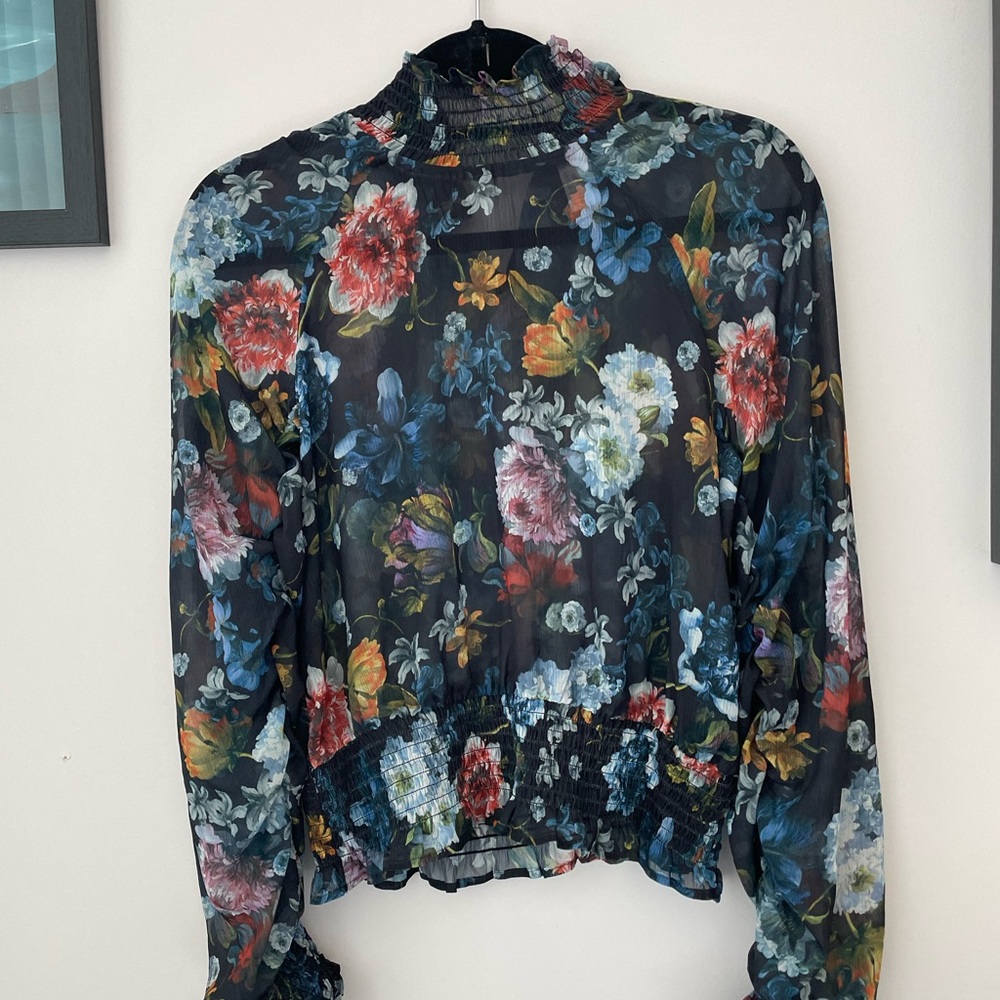 High-neck lightweight flower print blouse